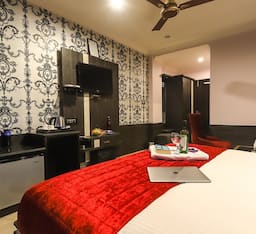 Queen Room without Balcony (Non-View)